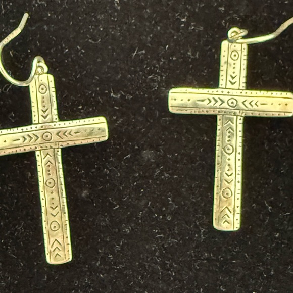 Elegant Silver Cross Earrings
SILPADA .925 SILVER - Picture 4 of 4